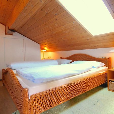 Lindenschloesschen & Schlossgarten Garmisch-Partenkirchen Luaran gambar