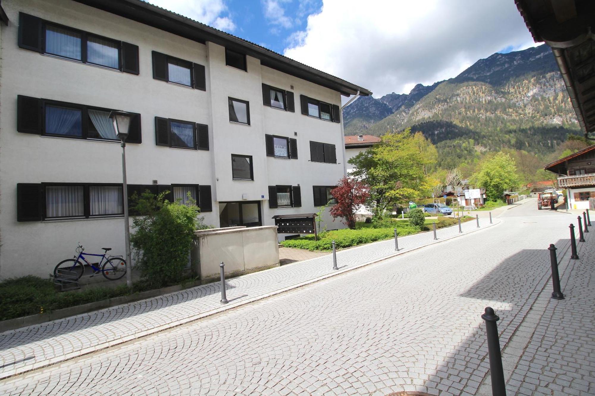 Lindenschloesschen & Schlossgarten Apartment Garmisch-Partenkirchen Luaran gambar